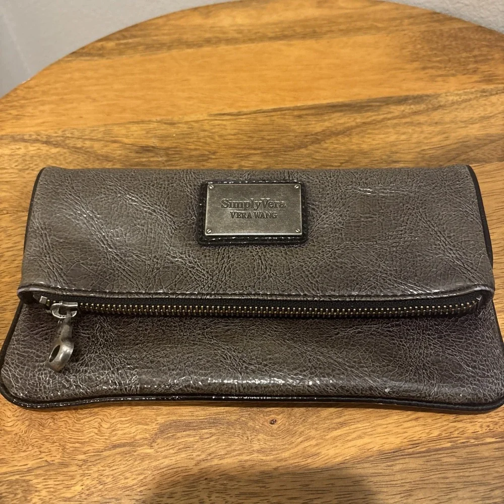 Simply Vera Wang Fold over Magnetic Handbag/Clutch/Wallet~Gunmetal‎ Gray~EUC